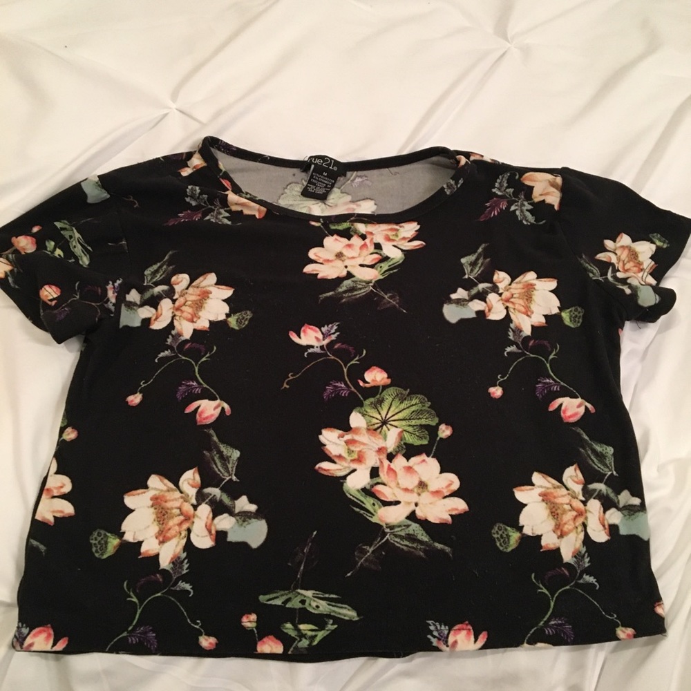 Flower cropped shirt 🌸